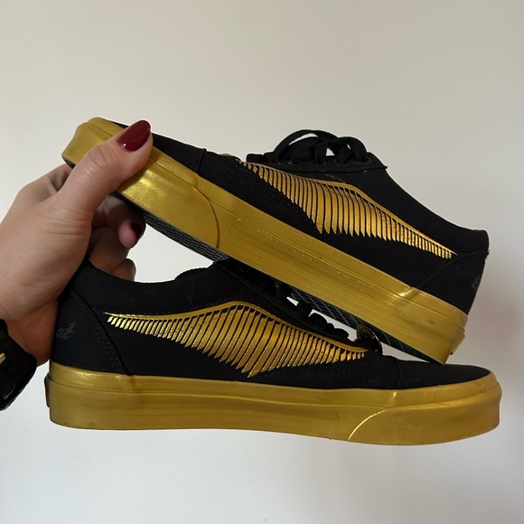Vans X Harry Potter Golden Snitch Old Skool Sneaker Womens 8 Mens 6.5 - Picture 4 of 11
